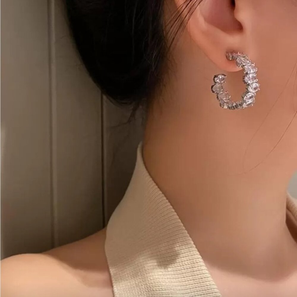 Silver Hoop Earrings Q549 - Picture 4 of 9